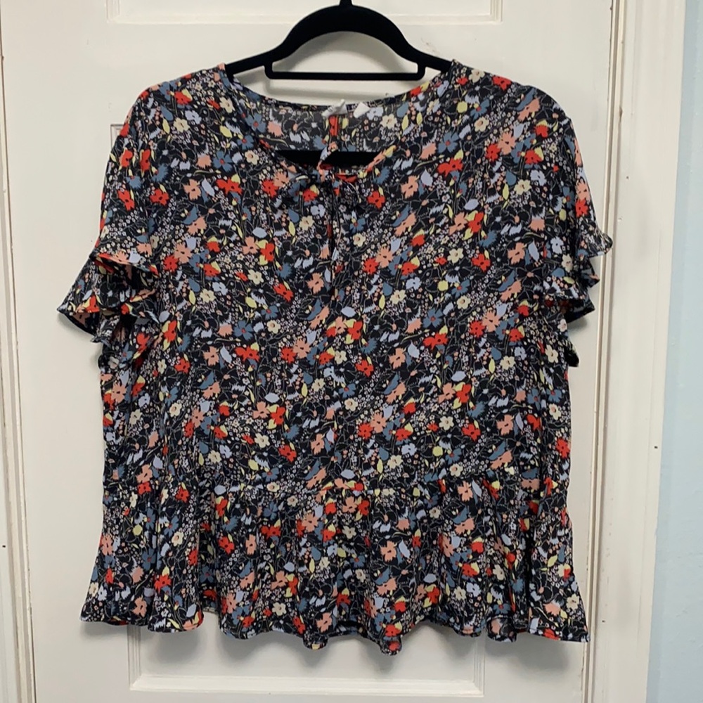 Gap flutter sleeve floral peplum top